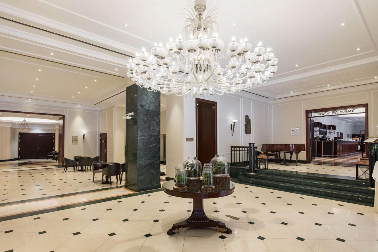 Radisson Blu Carlton Hotel, Братислава Экстерьер фото
