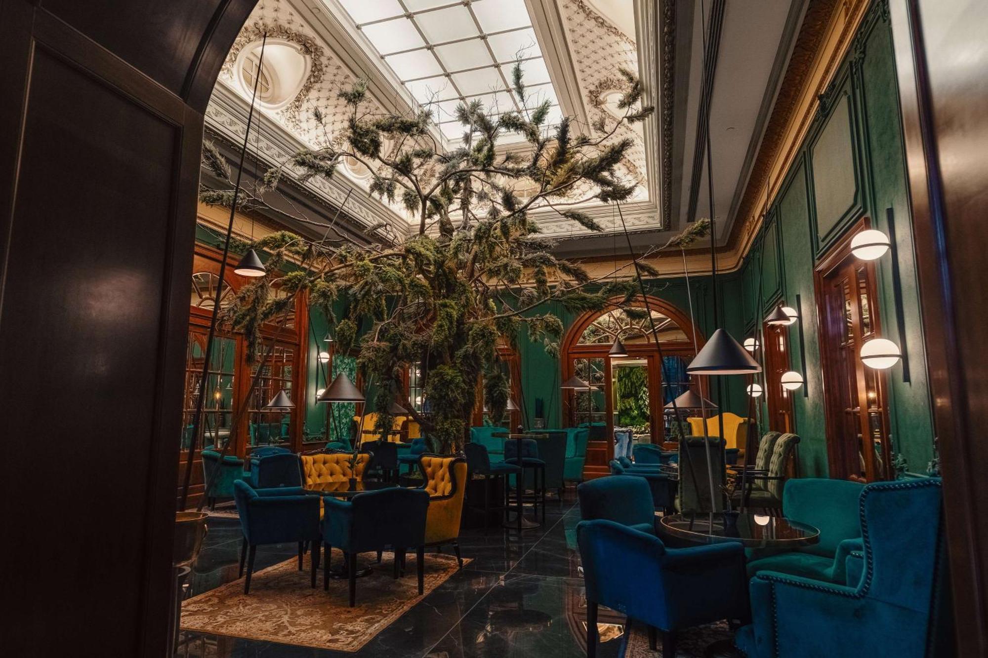 Radisson Blu Carlton Hotel, Братислава Экстерьер фото