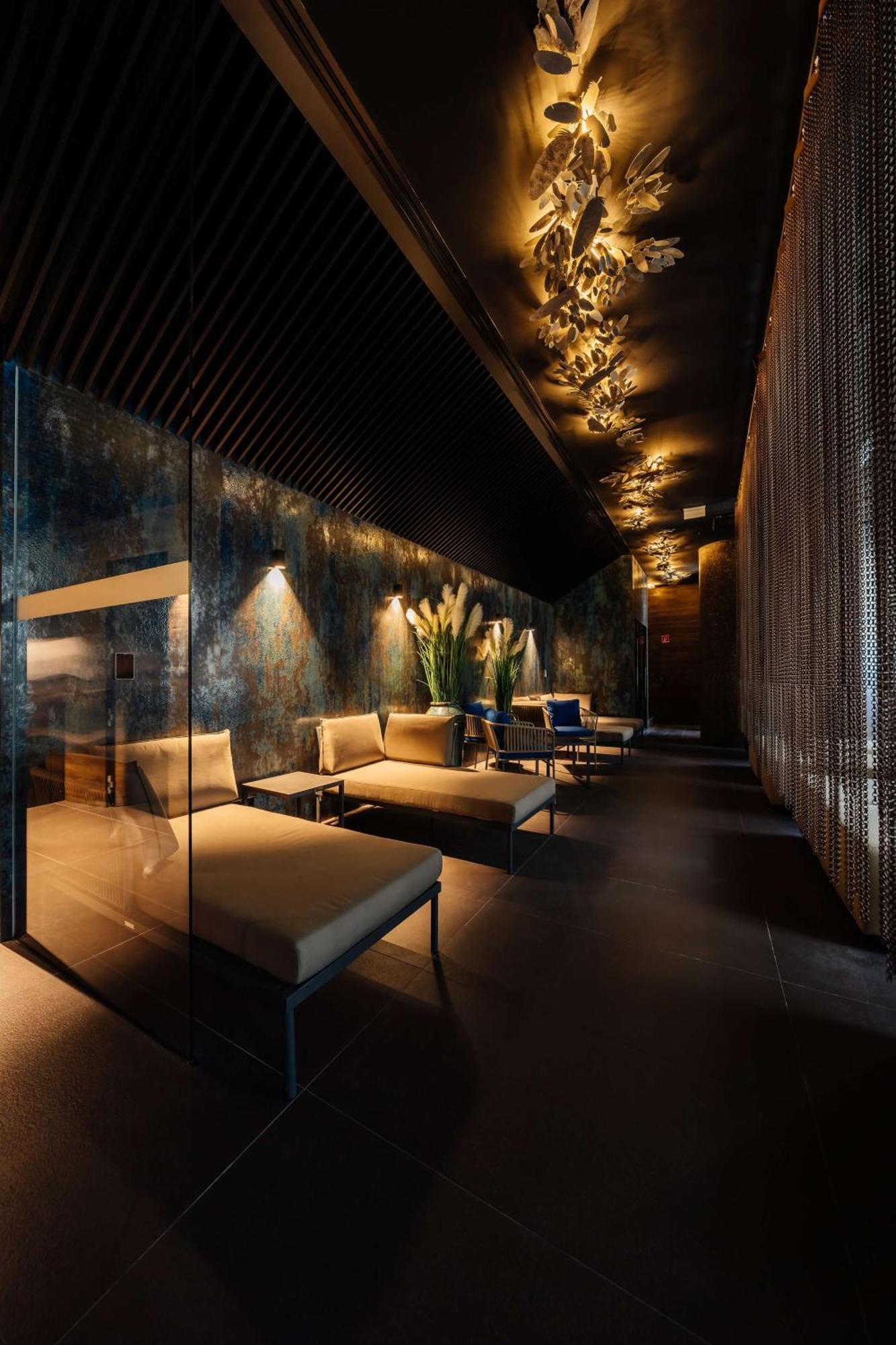 Radisson Blu Carlton Hotel, Братислава Экстерьер фото