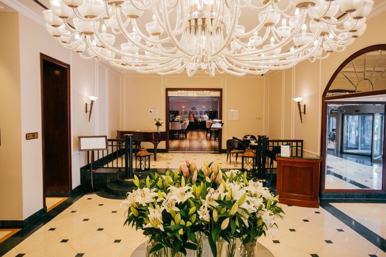 Radisson Blu Carlton Hotel, Братислава Экстерьер фото