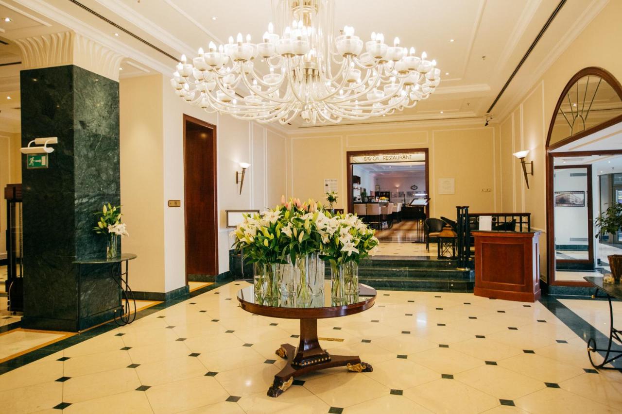 Radisson Blu Carlton Hotel, Братислава Экстерьер фото
